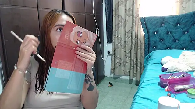 Snapshot of Kate_lorens9 chatting on 10.22.25 Kate lorens9 online show from 10.22.25