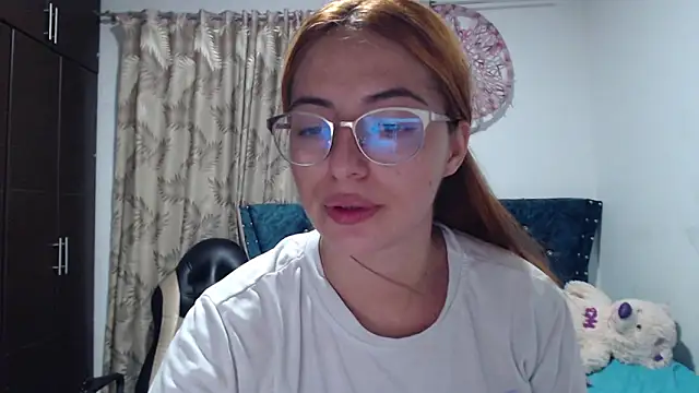 Snapshot of Kate_lorens9 chatting on 12.20.25 Kate lorens9 online show from 12.20.25