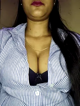 Snapshot of Karin-007 chatting on 10.17.25 Karin-007 online show from 10.17.25