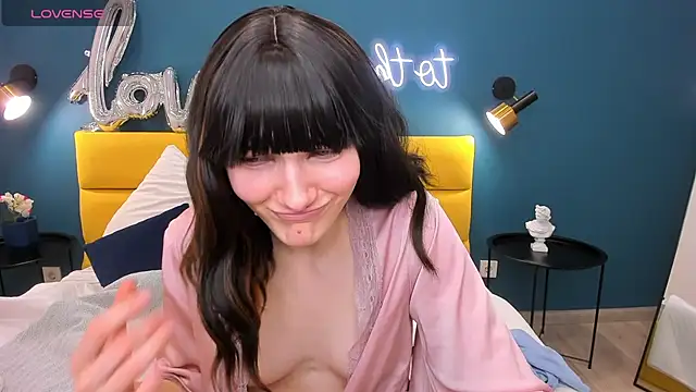 Lili flowerr online show from 02.26.25