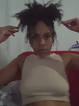 Julia Pretinha online show from 10.27.25