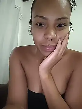 Julia Pretinha online show from 12.04.25