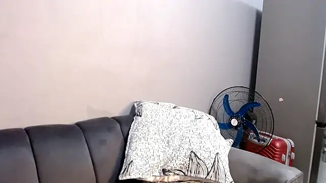 LongPussyLipsxx online show from 10.12.25