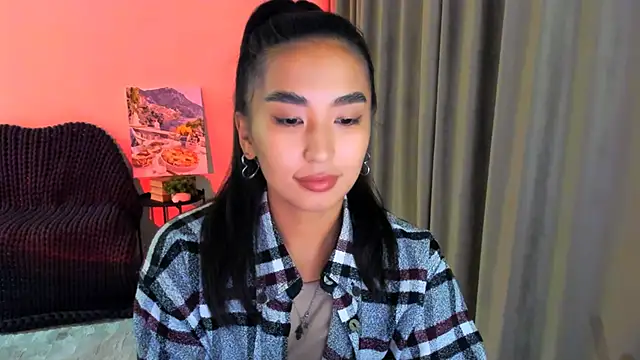 Snapshot of worldofkim chatting on 02.28.25 worldofkim online show from 02.28.25