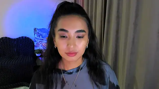 Snapshot of worldofkim chatting on 03.21.25 worldofkim online show from 03.21.25