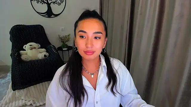 Snapshot of worldofkim chatting on 09.10.25 worldofkim online show from 09.10.25