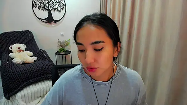 Snapshot of worldofkim chatting on 09.20.25 worldofkim online show from 09.20.25