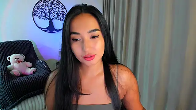 Snapshot of worldofkim chatting on 09.23.25 worldofkim online show from 09.23.25