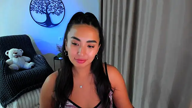 Snapshot of worldofkim chatting on 09.24.25 worldofkim online show from 09.24.25