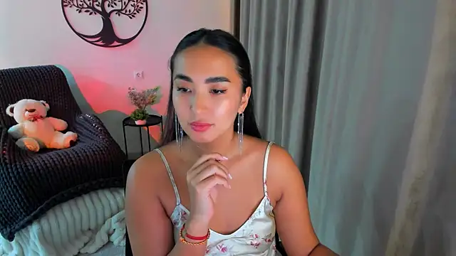 Snapshot of worldofkim chatting on 09.30.25 worldofkim online show from 09.30.25