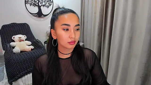 Snapshot of worldofkim chatting on 10.24.25 worldofkim online show from 10.24.25