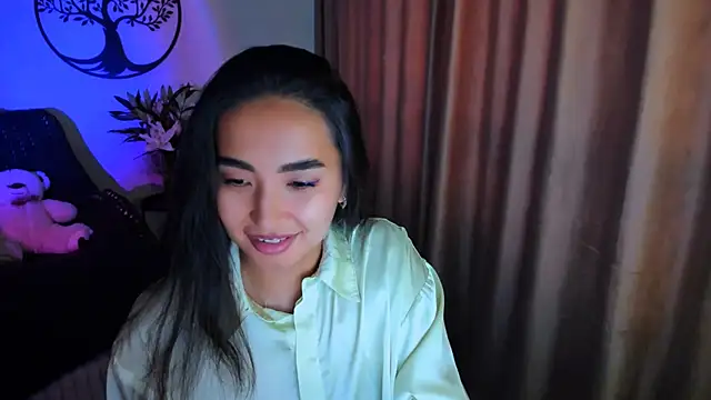 Snapshot of worldofkim chatting on 10.26.25 worldofkim online show from 10.26.25