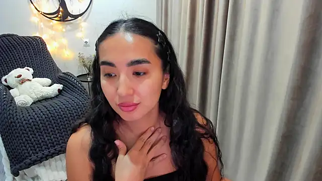 worldofkim online show from 11.30.25