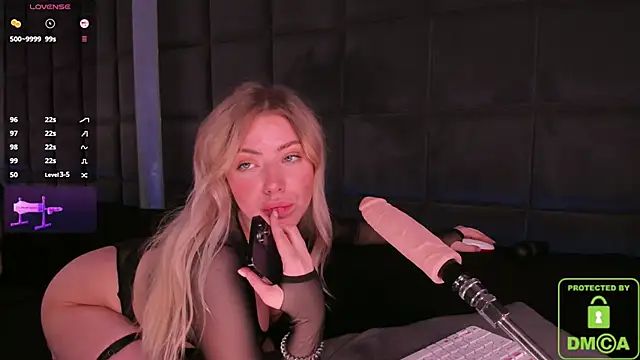 Snapshot of NateHalll chatting on 03.08.25 NateHalll online show from 03.08.25