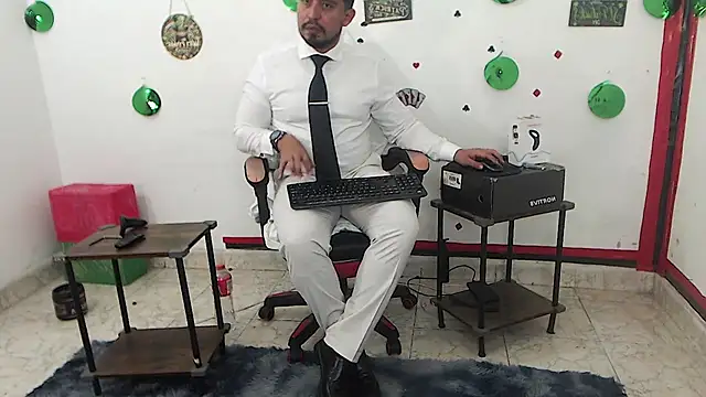 Snapshot of KalethBigDick chatting on 07.28.26 KalethBigDick online show from 07.28.26