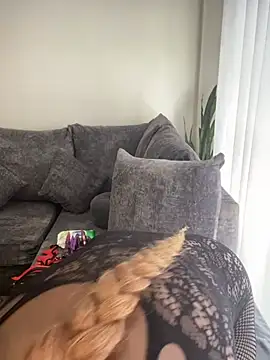 yummy sweet caramel online show from 04.24.26