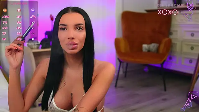 Snapshot of VelmaEvans chatting on 11.05.25 VelmaEvans online show from 11.05.25