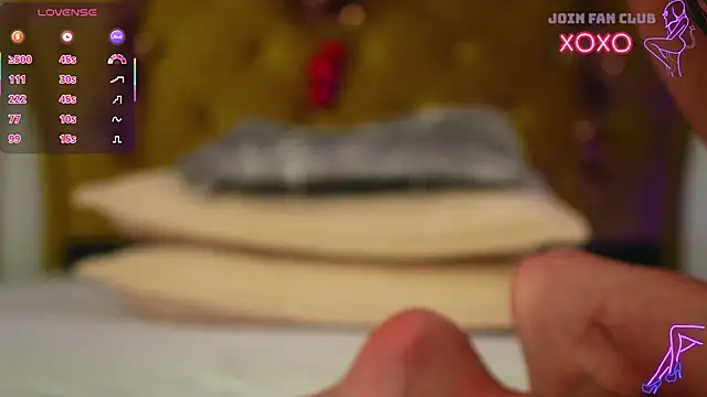 Snapshot of VelmaEvans chatting on 12.04.25 VelmaEvans online show from 12.04.25