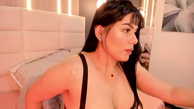 Miah gomez  online show from 01.11.25