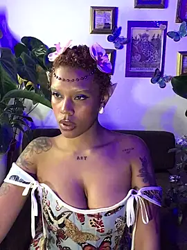 Snapshot of haiiley_more chatting on 11.01.25 haiiley more online show from 11.01.25