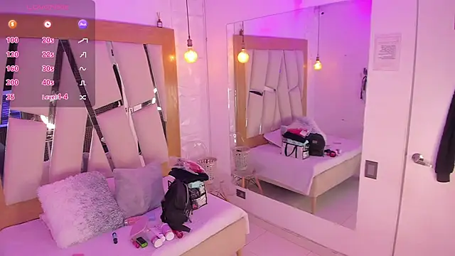 Snapshot of ary_cooper_ chatting on 02.14.25 ary cooper online show from 02.14.25