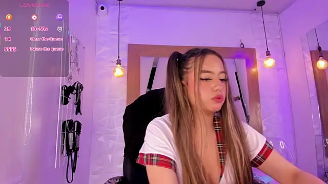 Snapshot of ary_cooper_ chatting on 03.15.25 ary cooper online show from 03.15.25