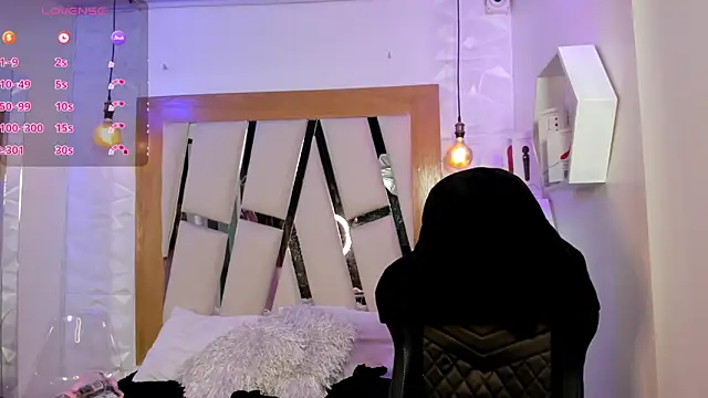 Snapshot of ary_cooper_ chatting on 09.18.25 ary cooper online show from 09.18.25