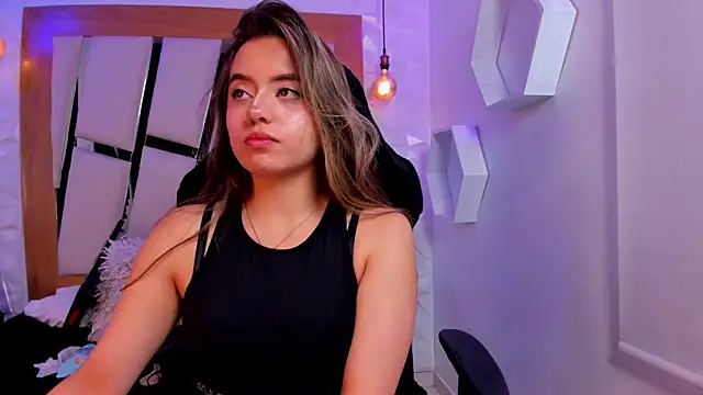 Snapshot of ary_cooper_ chatting on 09.22.25 ary cooper online show from 09.22.25