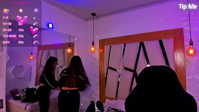 Snapshot of ary_cooper_ chatting on 09.30.25 ary cooper online show from 09.30.25