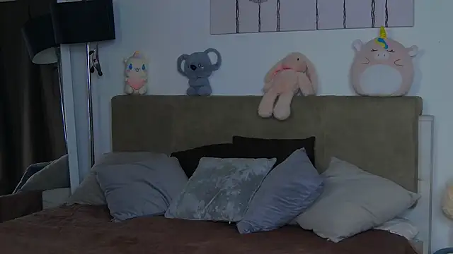 CassKiera online show from 11.14.25