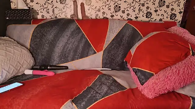 Luiza Hammer online show from 03.04.25