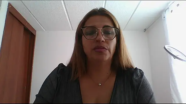 Snapshot of RossanaLionheart chatting on 01.28.25 RossanaLionheart online show from 01.28.25