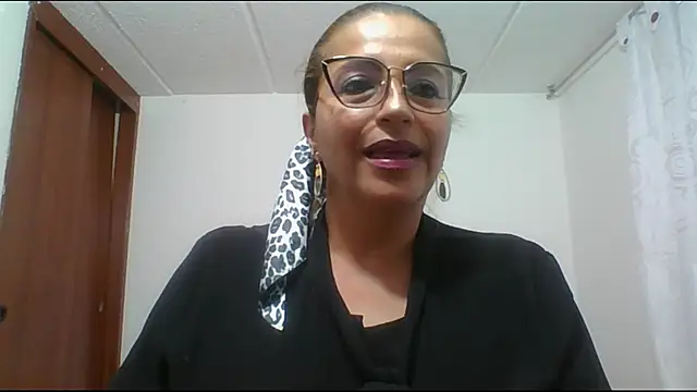 Snapshot of RossanaLionheart chatting on 02.10.25 RossanaLionheart online show from 02.10.25