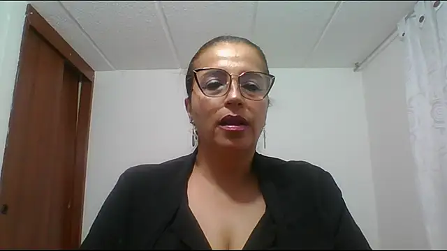 Snapshot of RossanaLionheart chatting on 02.11.25 RossanaLionheart online show from 02.11.25