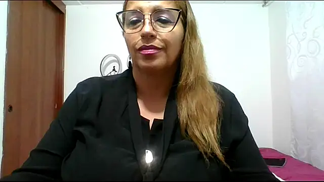 Snapshot of RossanaLionheart chatting on 03.04.25 RossanaLionheart online show from 03.04.25