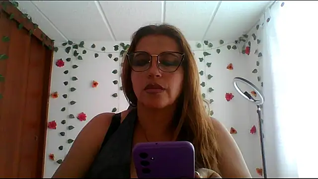 Snapshot of RossanaLionheart chatting on 03.15.25 RossanaLionheart online show from 03.15.25