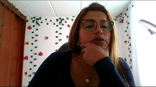 Snapshot of RossanaLionheart chatting on 03.21.25 RossanaLionheart online show from 03.21.25