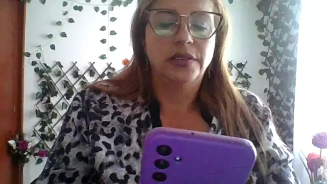 Snapshot of RossanaLionheart chatting on 12.16.25 RossanaLionheart online show from 12.16.25