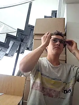 Snapshot of yonson90s chatting on 03.22.25 yonson90s online show from 03.22.25