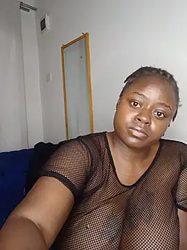 t-QueenSlyy online show from 06.10.26