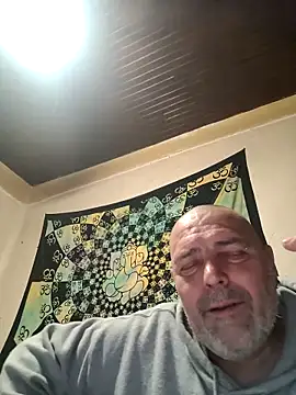 Snapshot of bobosse83 chatting on 03.22.26 bobosse83 online show from 03.22.26