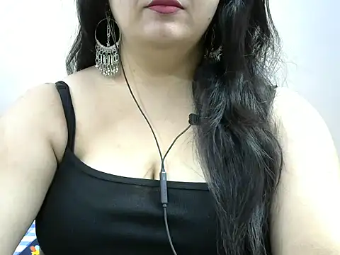 Snapshot of Shruti_139 chatting on 10.13.25 Shruti 139 online show from 10.13.25