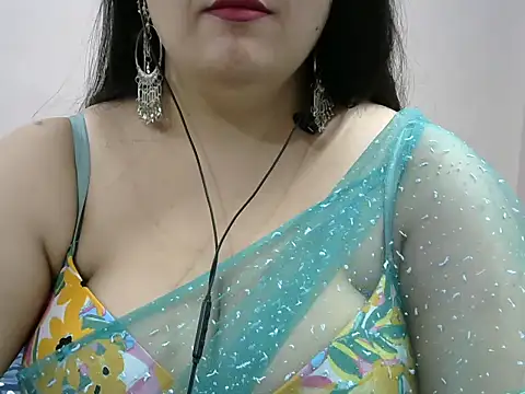 Snapshot of Shruti_139 chatting on 10.15.25 Shruti 139 online show from 10.15.25