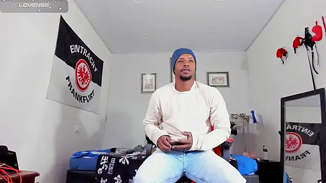 AlejoKhalifa  online show from 11.25.25