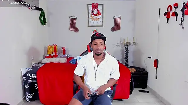 AlejoKhalifa  online show from 12.13.25