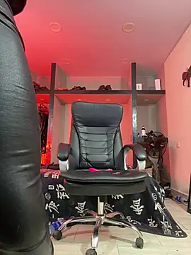 AlejoKhalifa  online show from 07.04.26