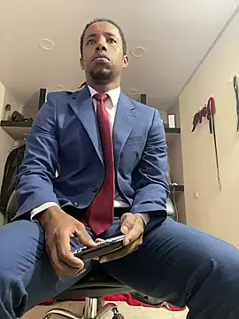 AlejoKhalifa  online show from 07.12.26