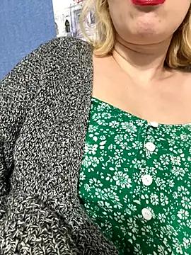 Snapshot of Yourdirtybitch chatting on 09.12.25 Yourdirtybitch online show from 09.12.25