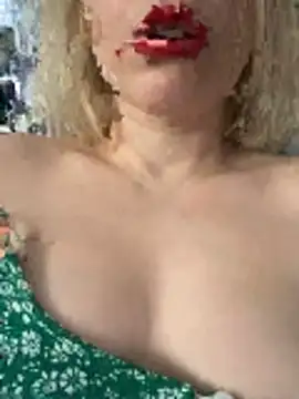 Snapshot of Yourdirtybitch chatting on 11.10.25 Yourdirtybitch online show from 11.10.25