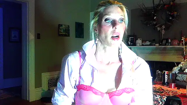 Glamazonx online show from 10.28.25